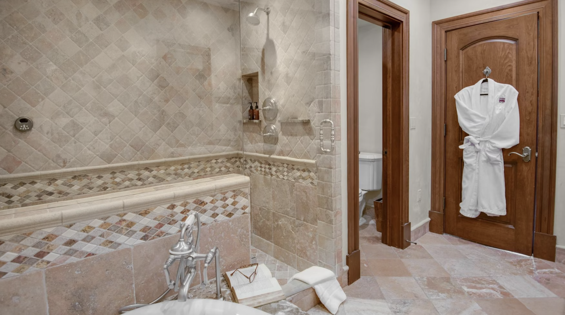 Village Walk Place - Image 22